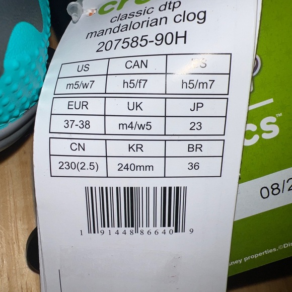 Star Wars Adult Crocs Clogs Unisex Camo Disney The Mandalorian Size:M5/W8 NWT - Picture 6 of 6